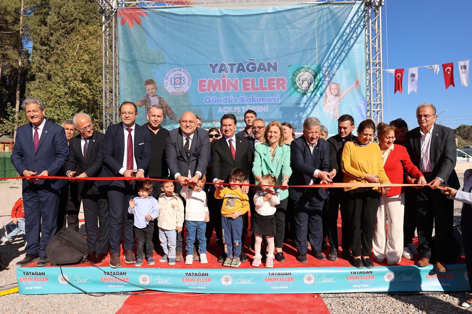 Büyükşehir Yatağan Emin Eller Gündüz Bakım Evi’ni Hizmete Açtı 